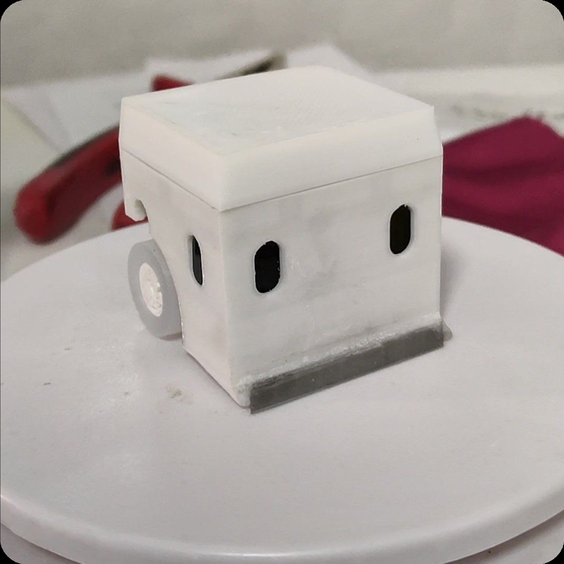 Версия 3 — горизонтальная компоновка, минималистичный корпус на арене