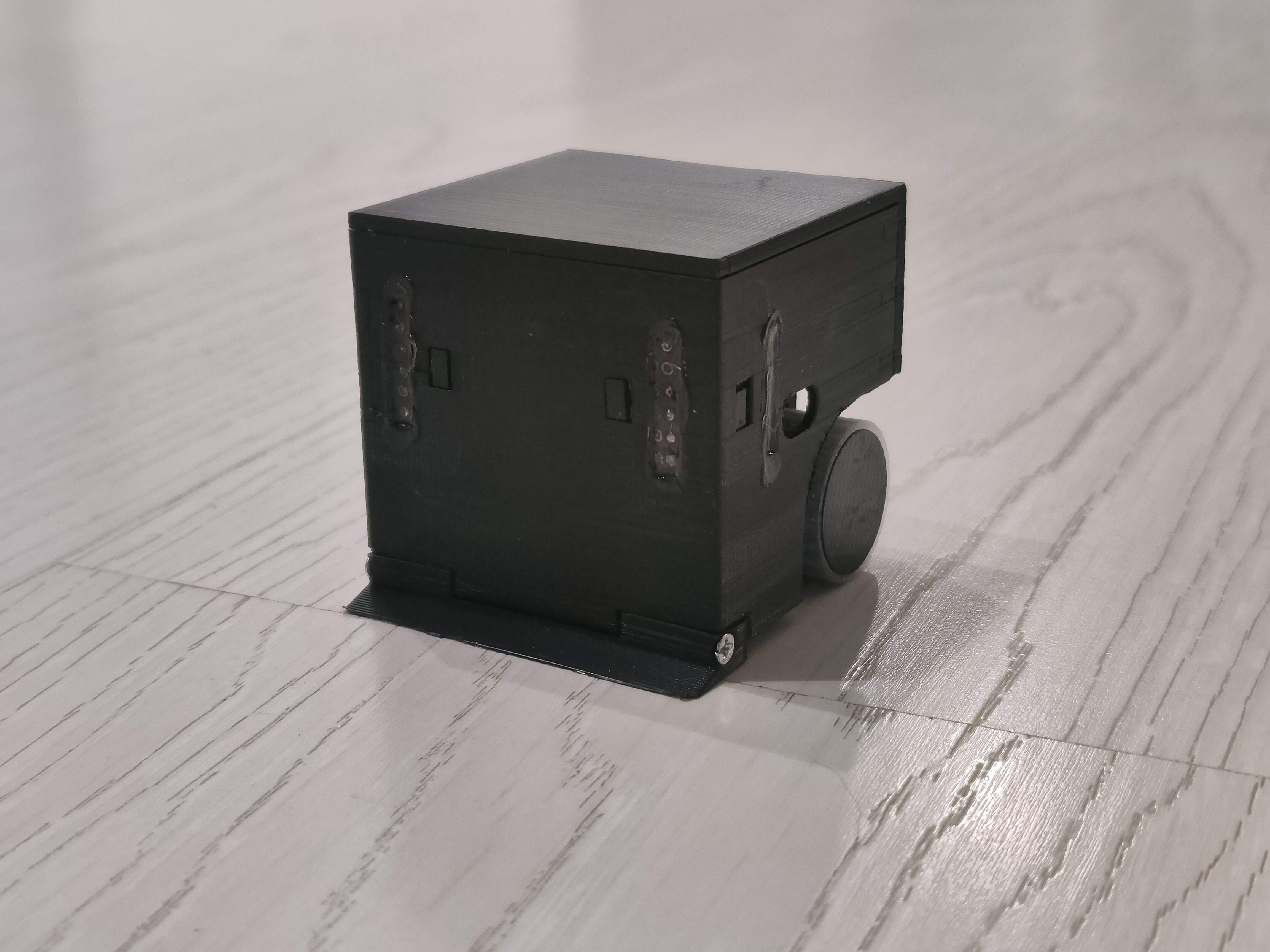 Робот «Атом» — финальная модификация, вид сбоку